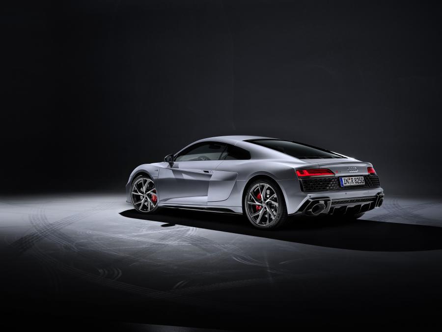  Audi R8 V10 RWD Coupe 2019 года  (WW) (фото 9 из 34)